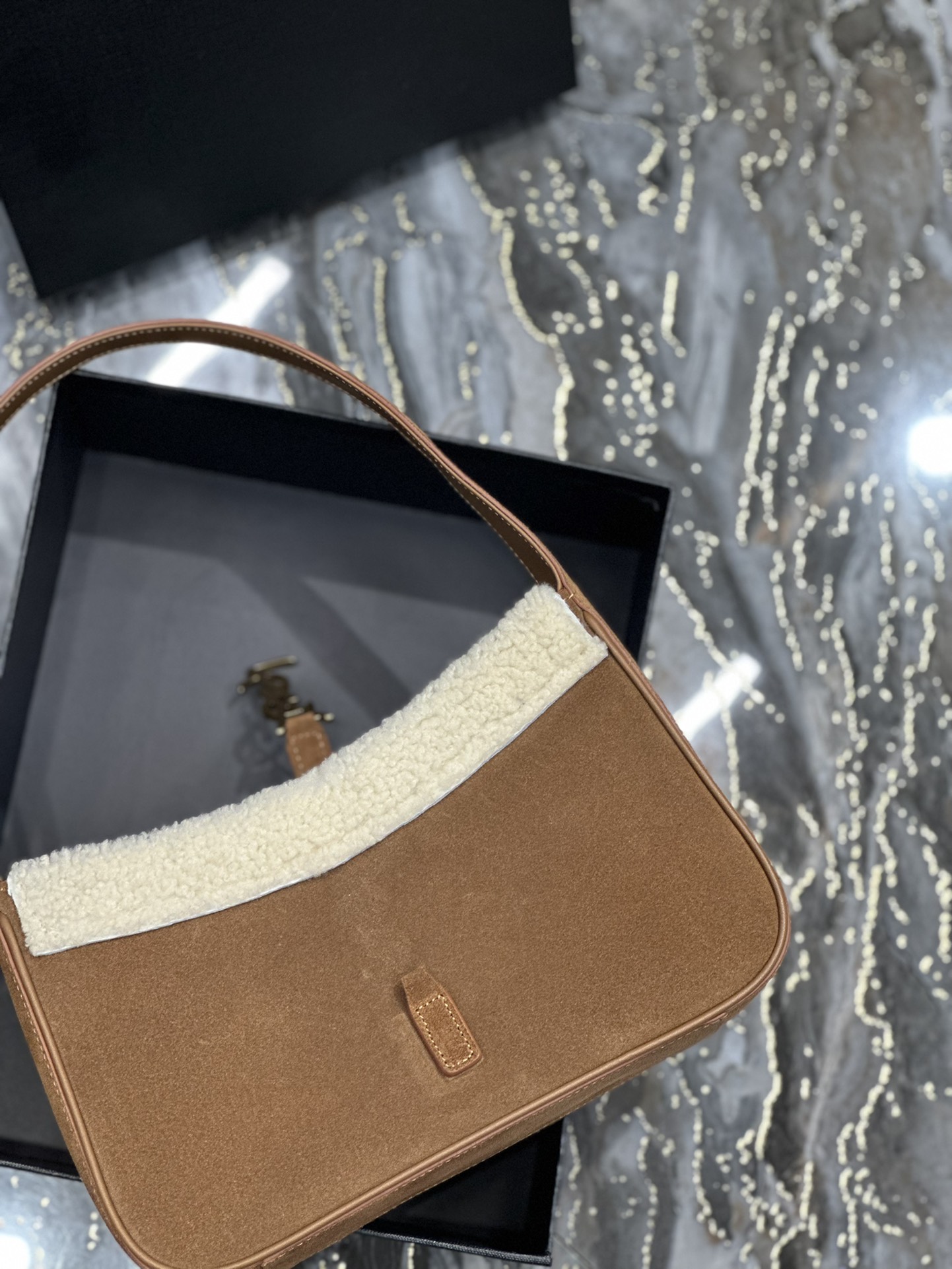 LE 5 À 7 HOBO BAG IN LIZARD SHINY LEATHER