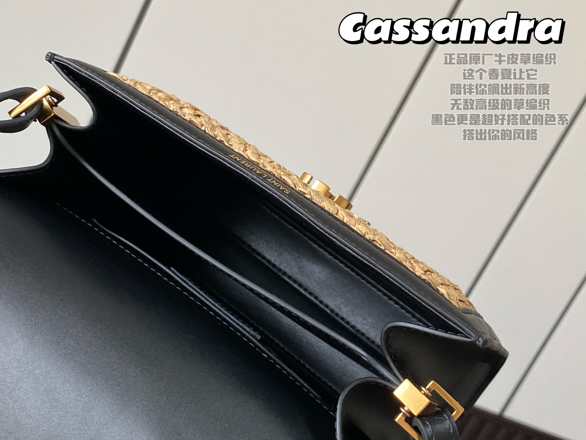 CASSANDRA MEDIUM CHAIN BAG IN CROCODILE-EMBOSSED SHINY LEATHER