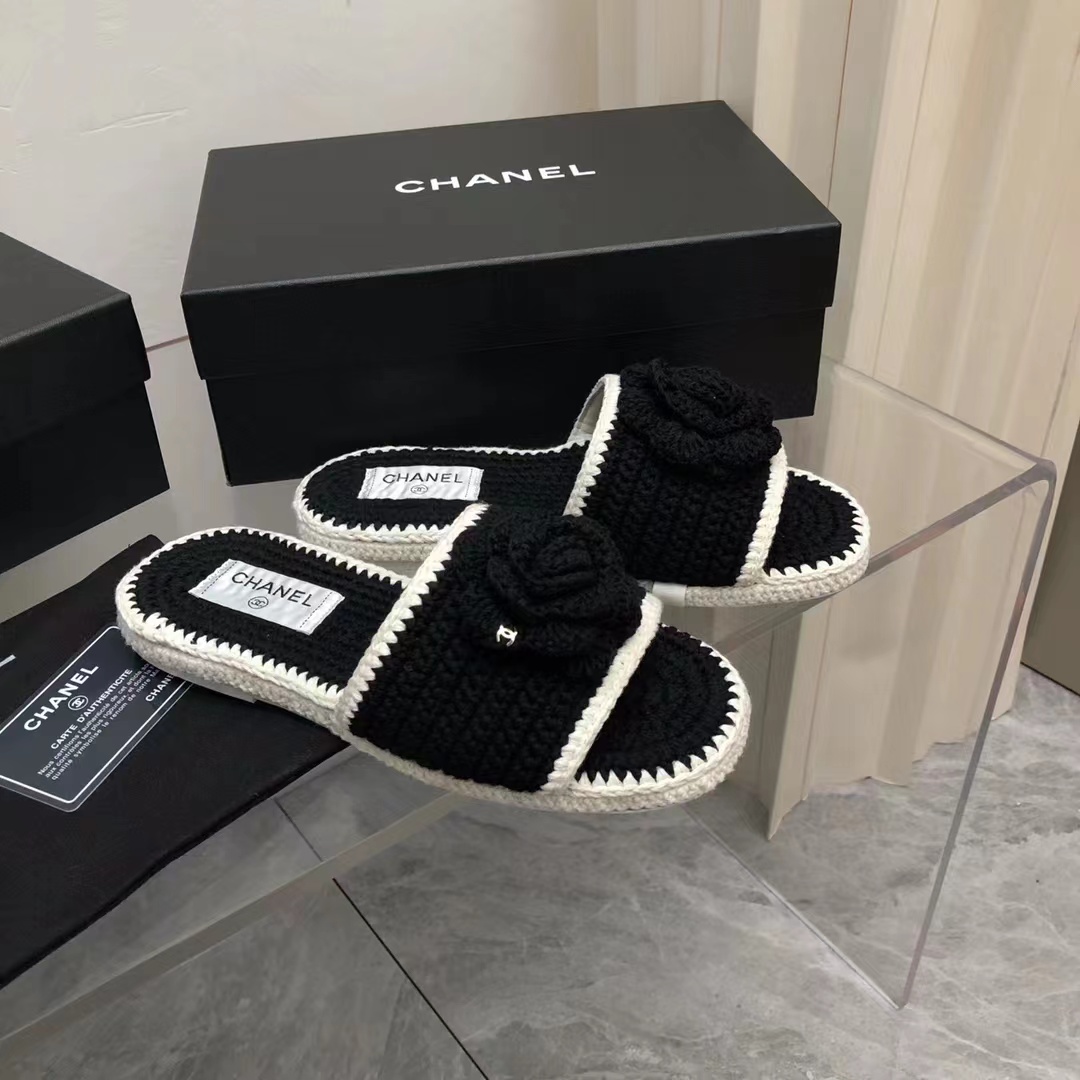 Ch*el slippers 2023