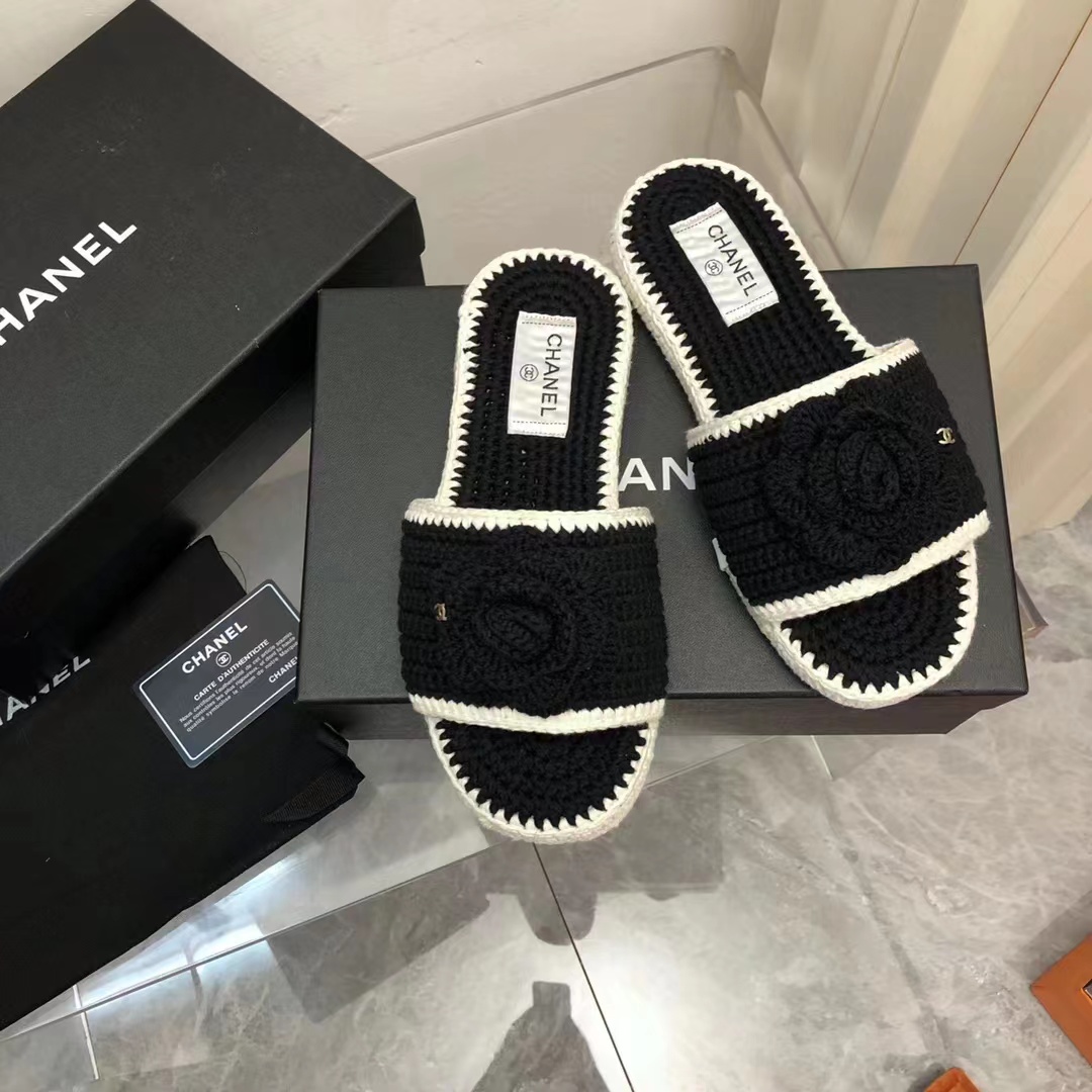 Ch*el slippers 2023