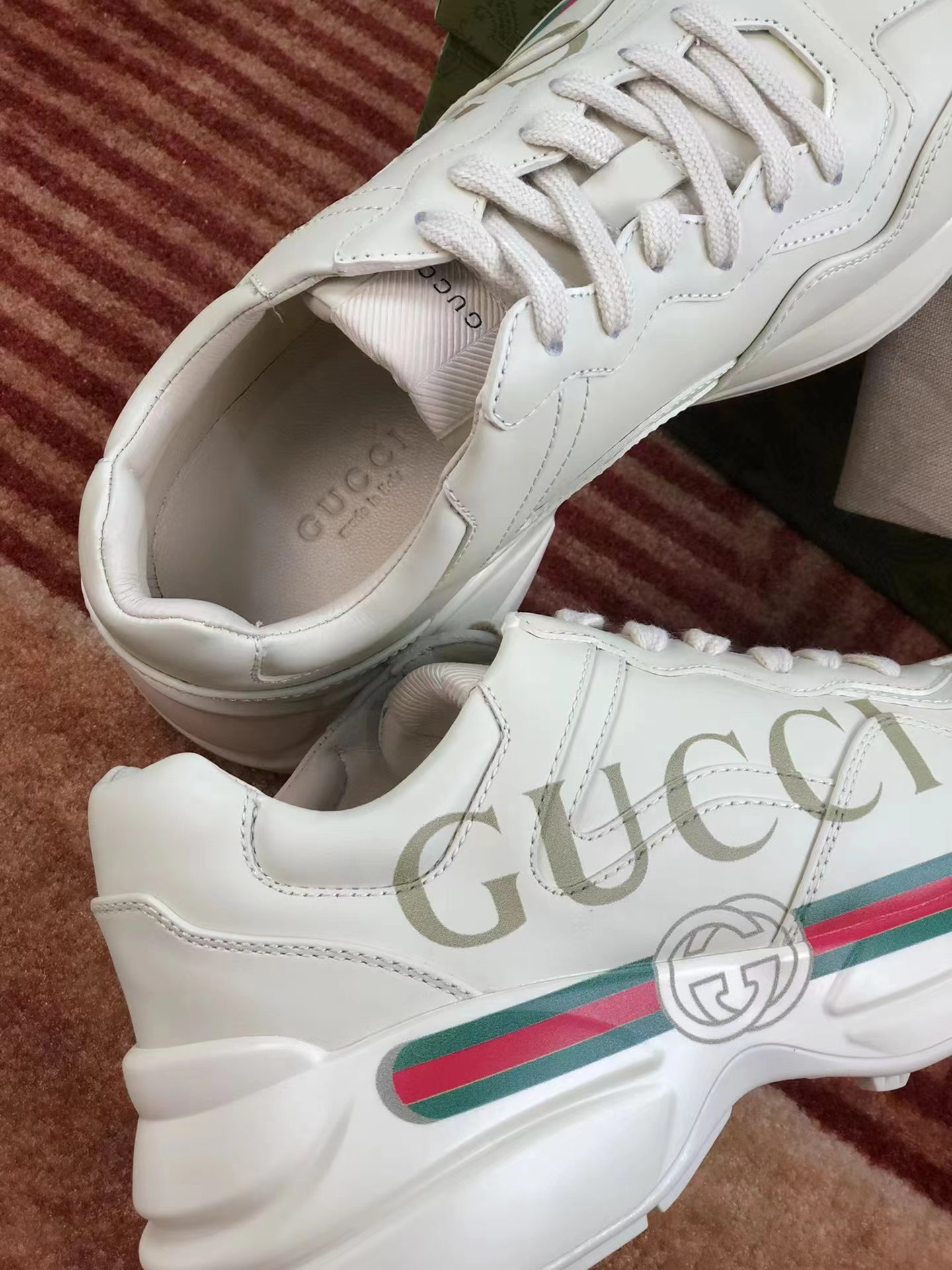 G*u*i rhyton sneakers