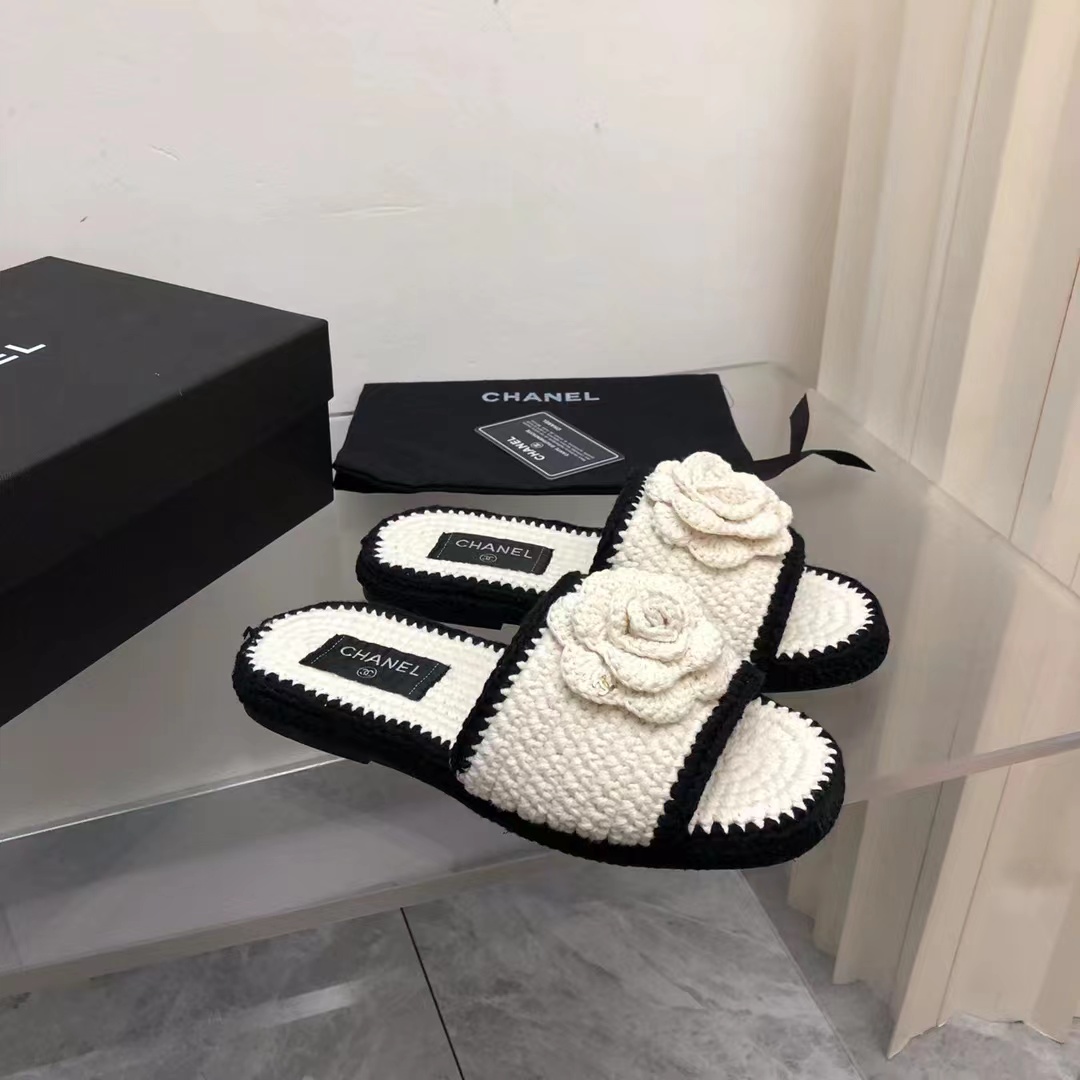Ch*el slippers 2023