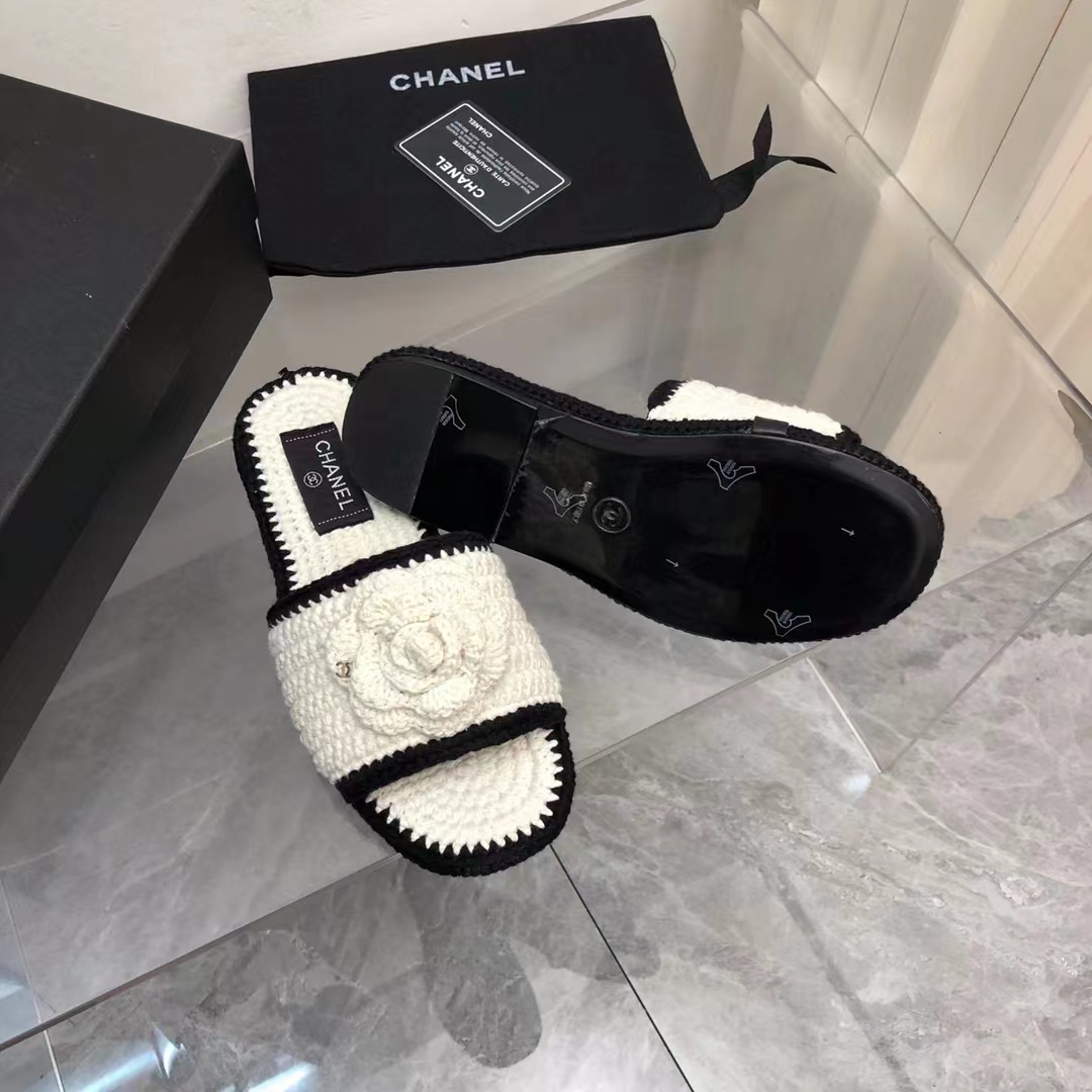 Ch*el slippers 2023