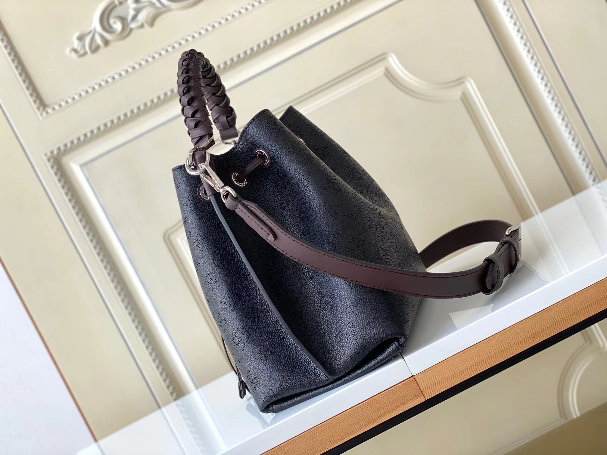 l**is V*t*n muria bucket bag black