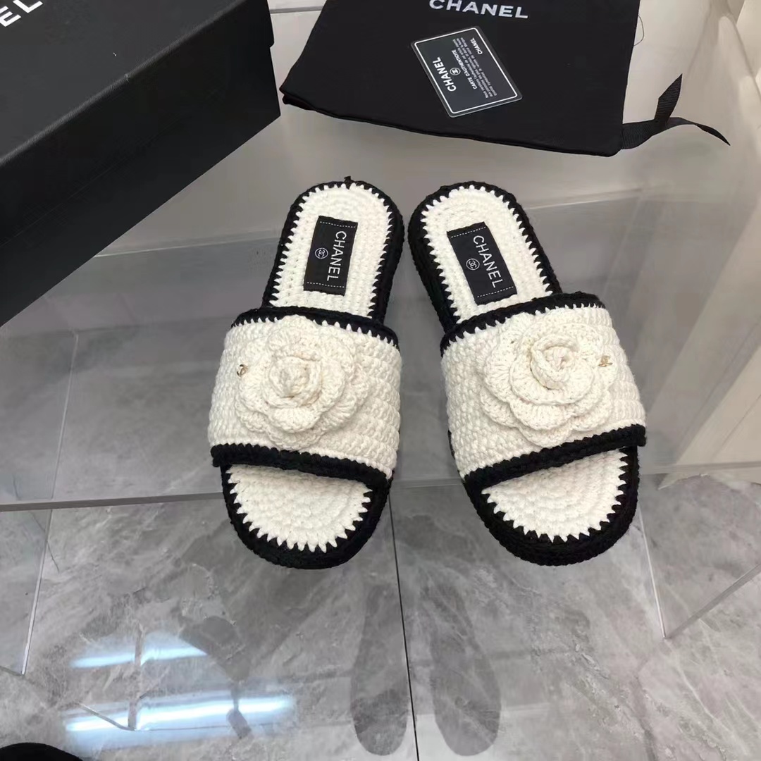 Ch*el slippers 2023