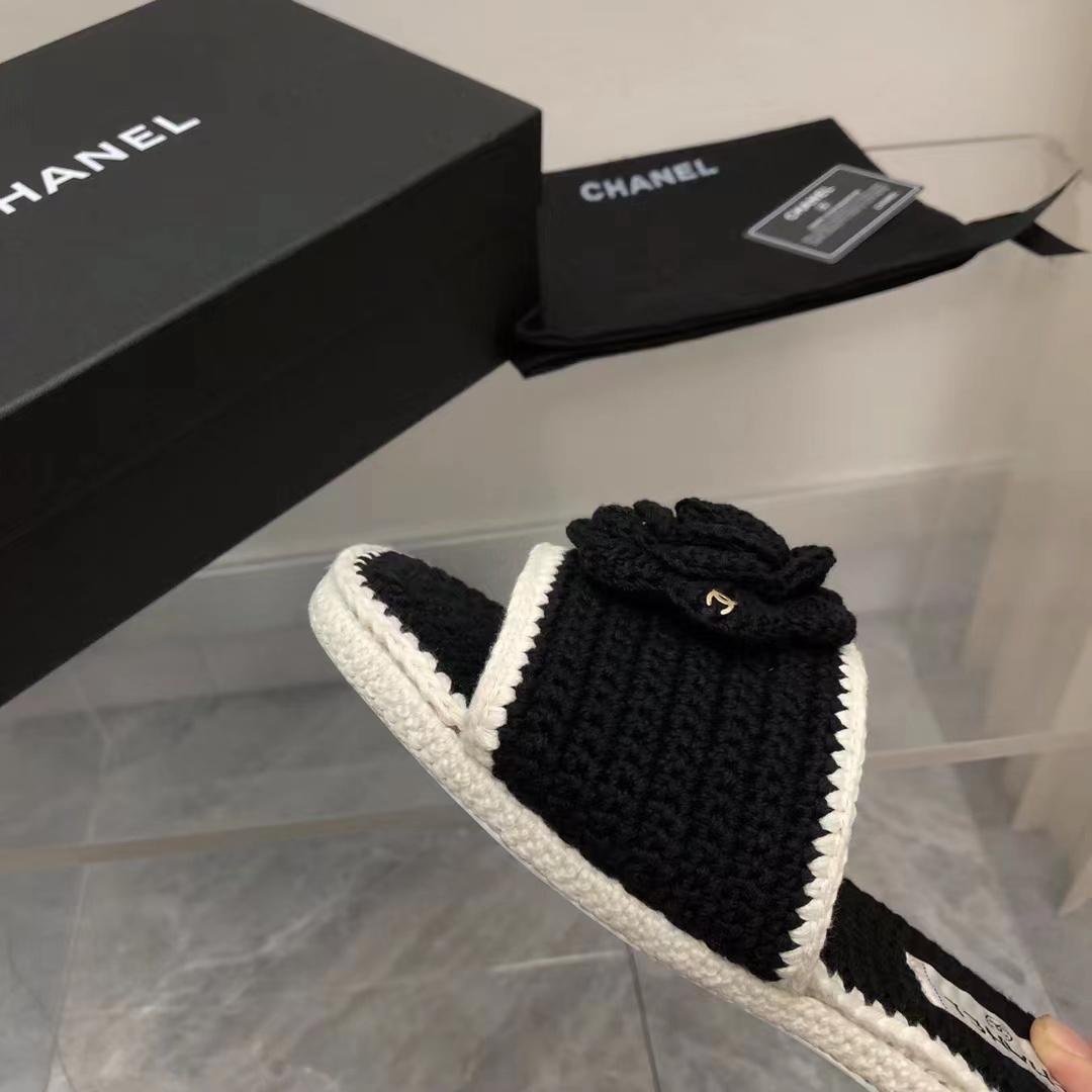Ch*el slippers 2023