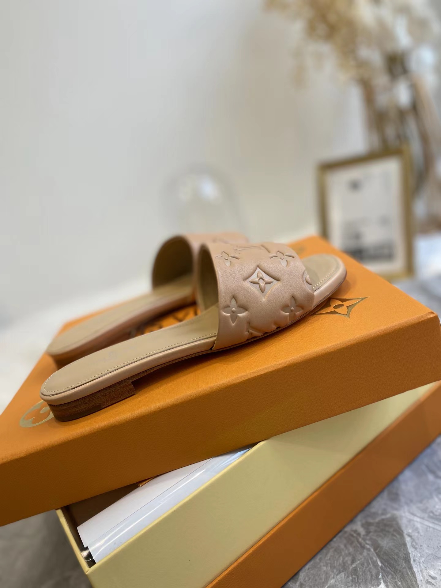 l**is V*t*n revival mule nude slippers