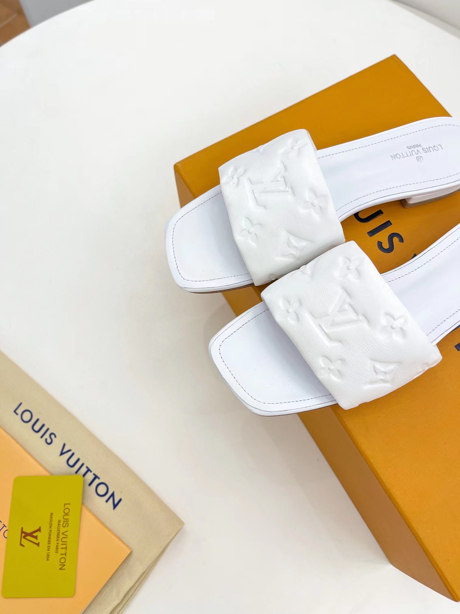 l**is V*t*n revival mule nude white slippers
