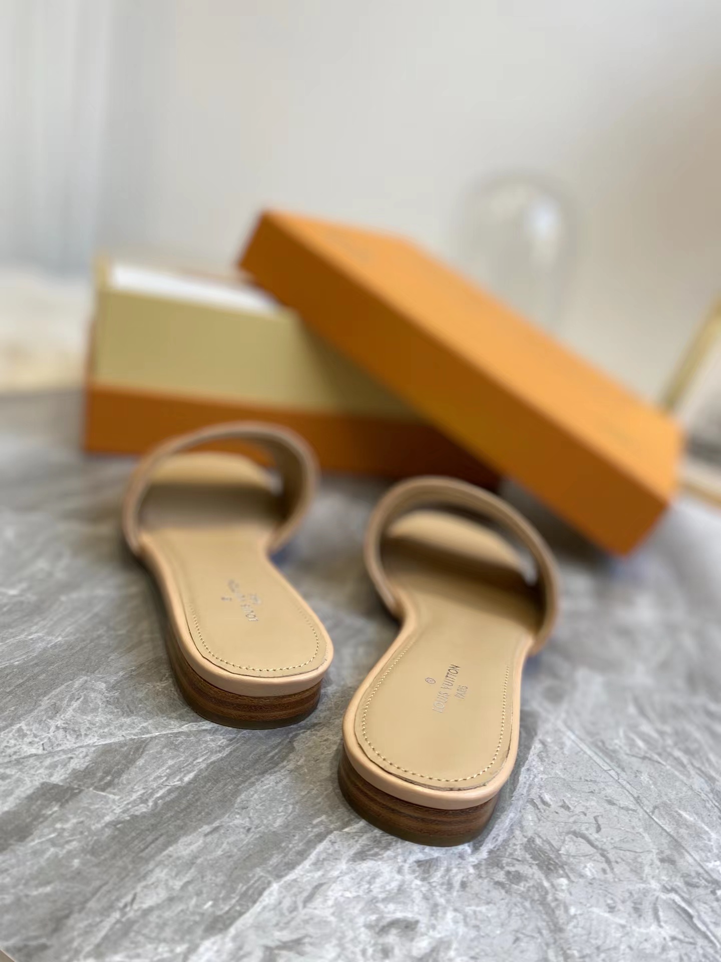 l**is V*t*n revival mule nude slippers
