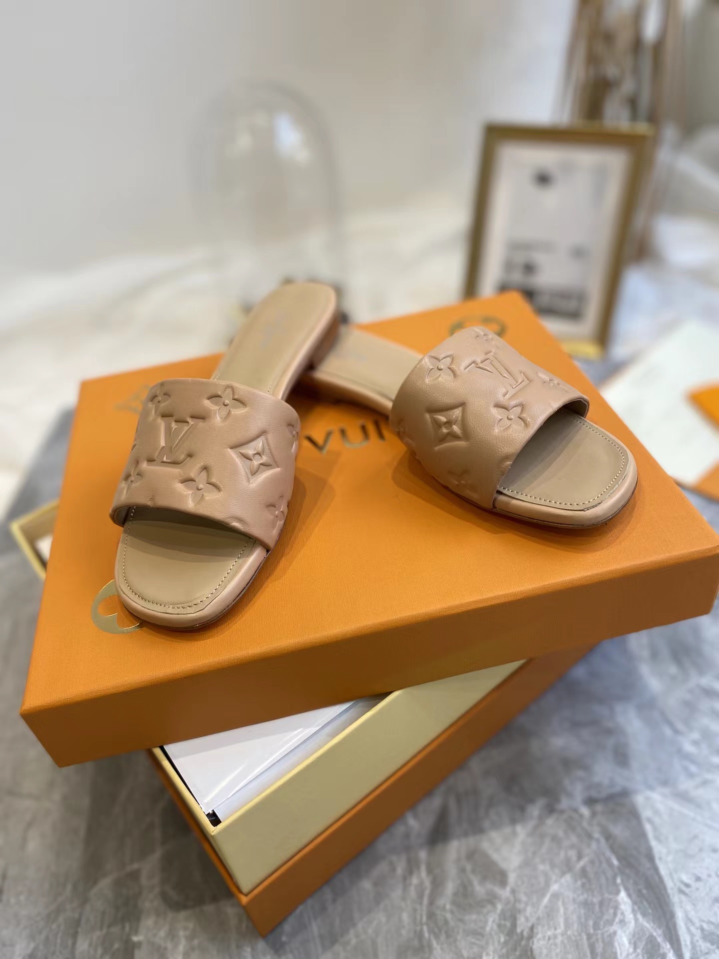 l**is V*t*n revival mule nude slippers