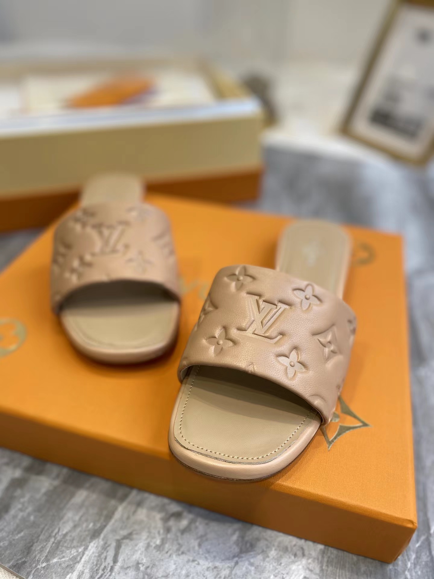 l**is V*t*n revival mule nude slippers