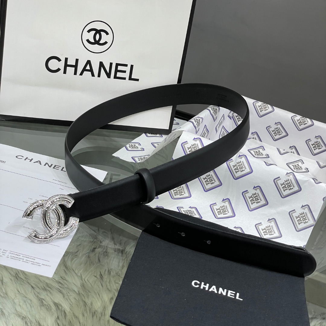 Ch*el red patent leather cc logo belt