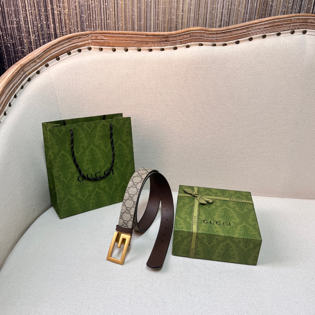 Square G reversible leather belt