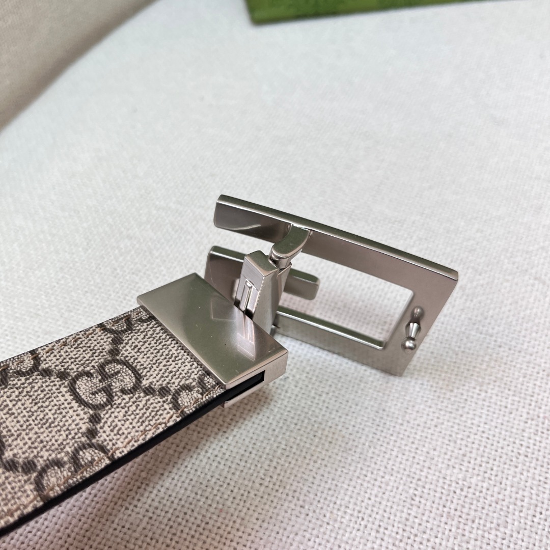 Square G reversible leather belt