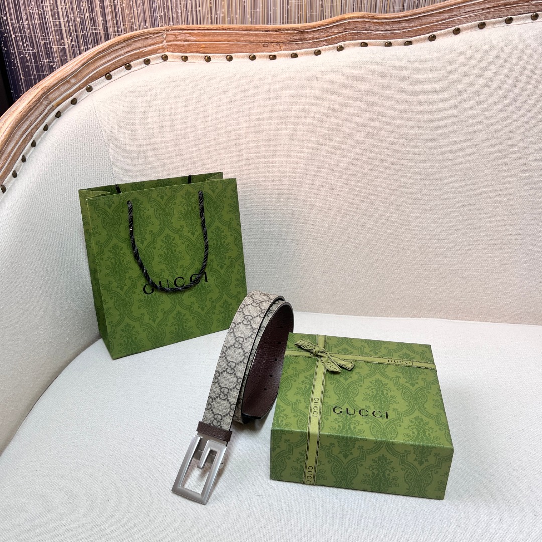 Square G reversible leather belt