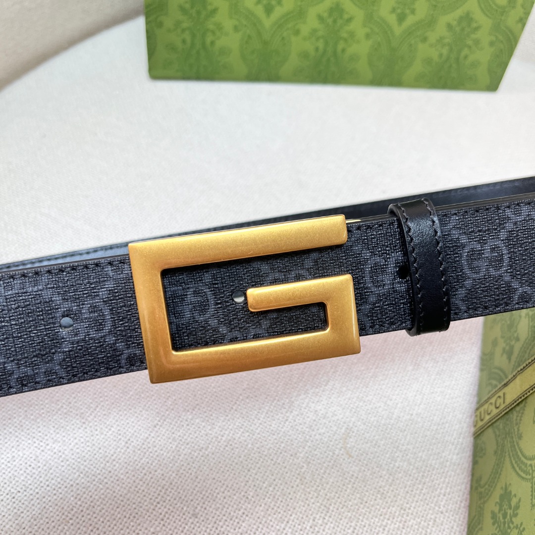 Square G reversible leather belt