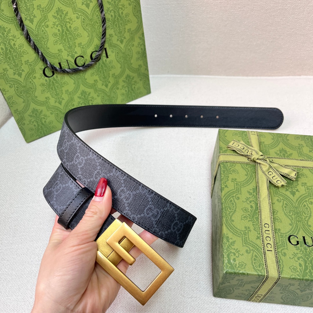 Square G reversible leather belt