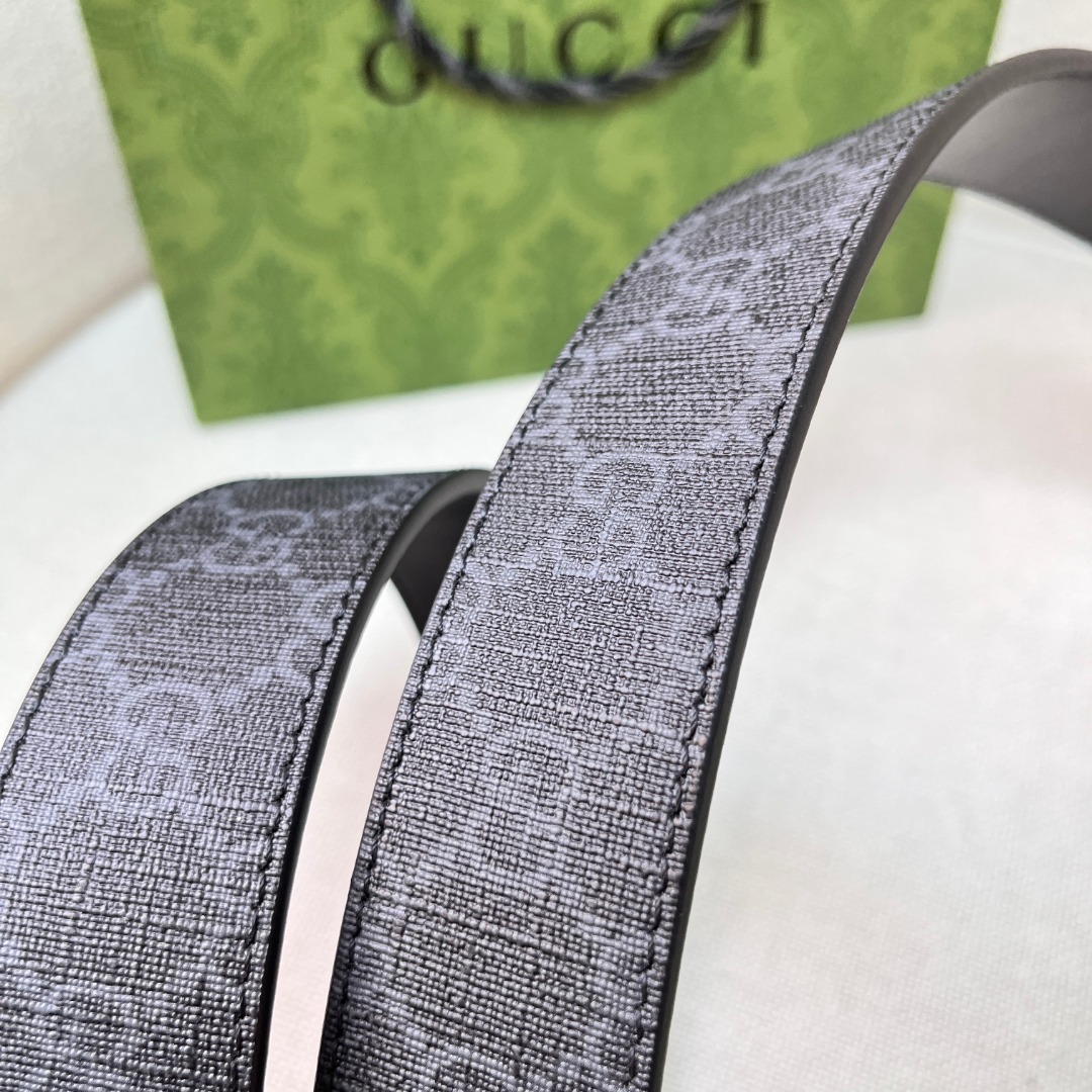 Square G reversible leather belt