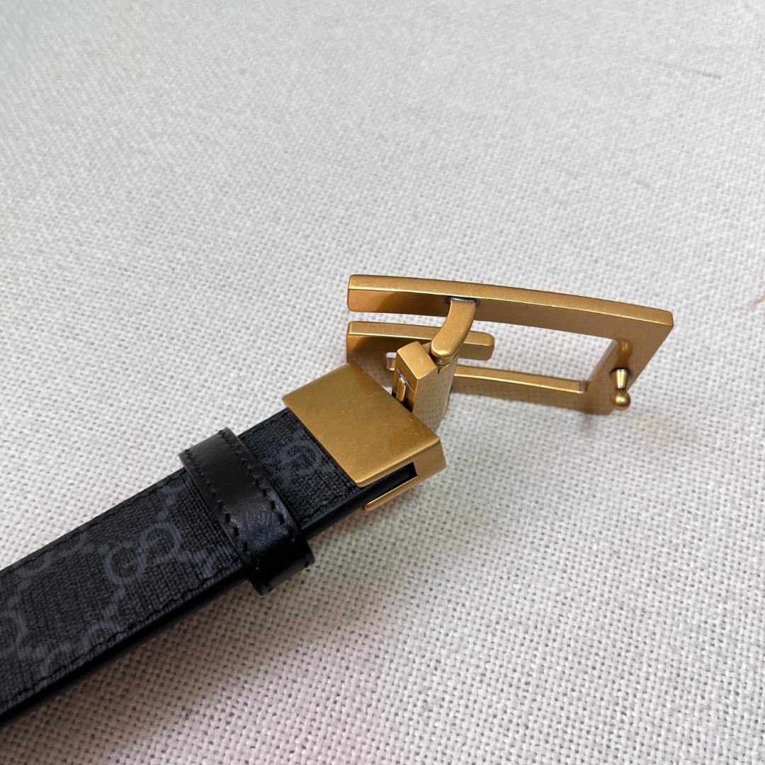 Square G reversible leather belt