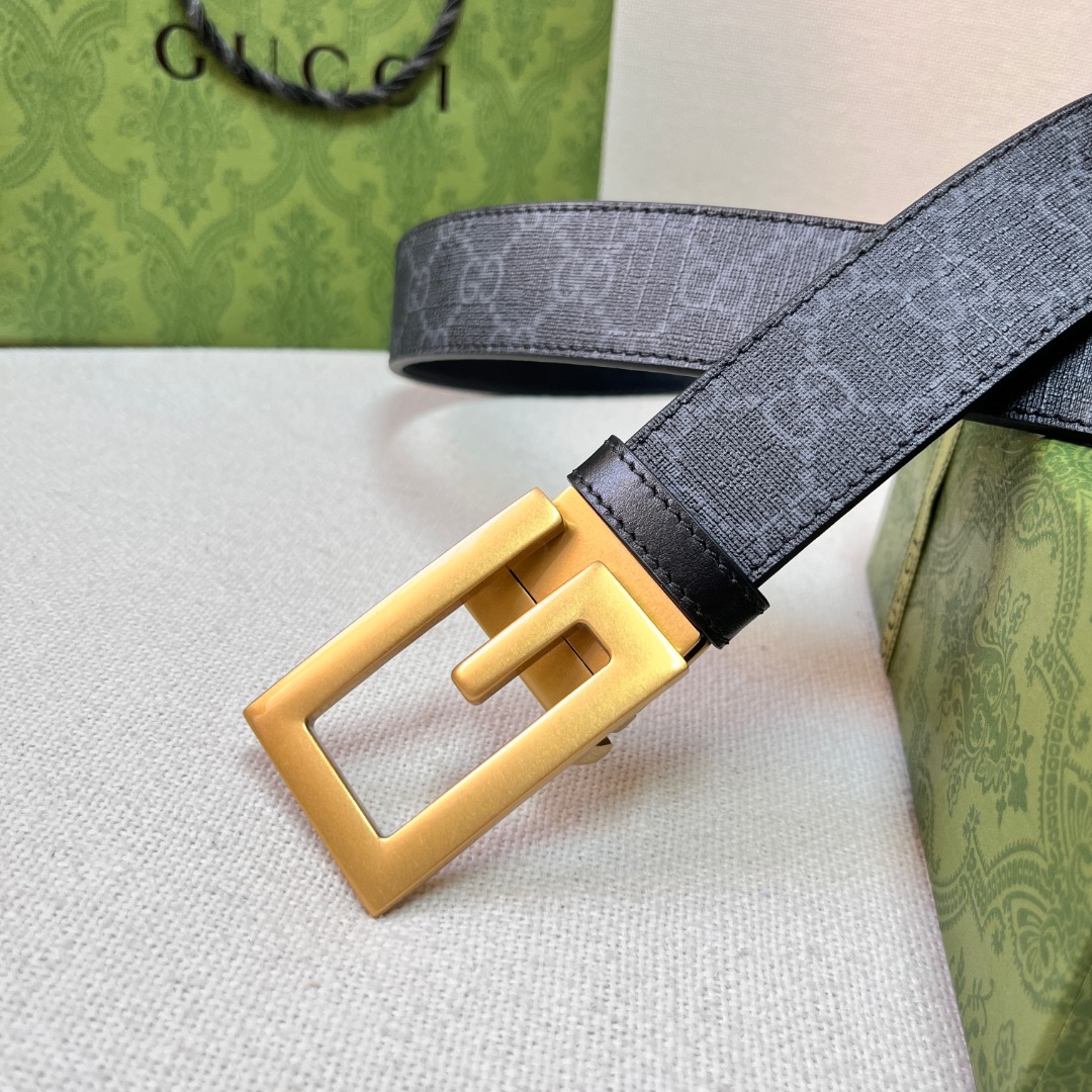 Square G reversible leather belt