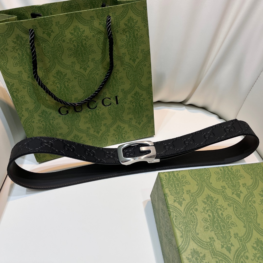 Square G reversible leather belt