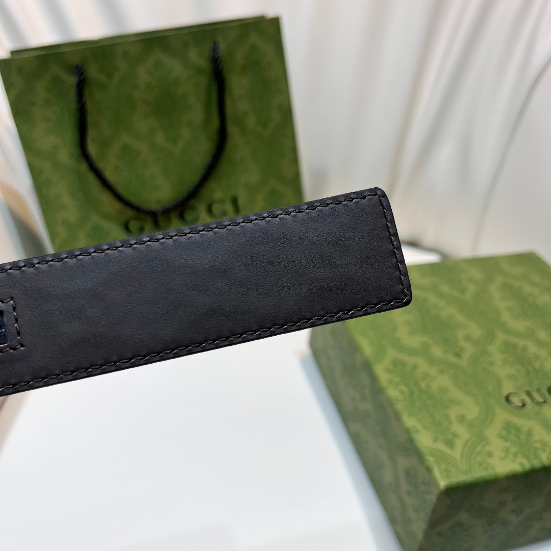 Square G reversible leather belt