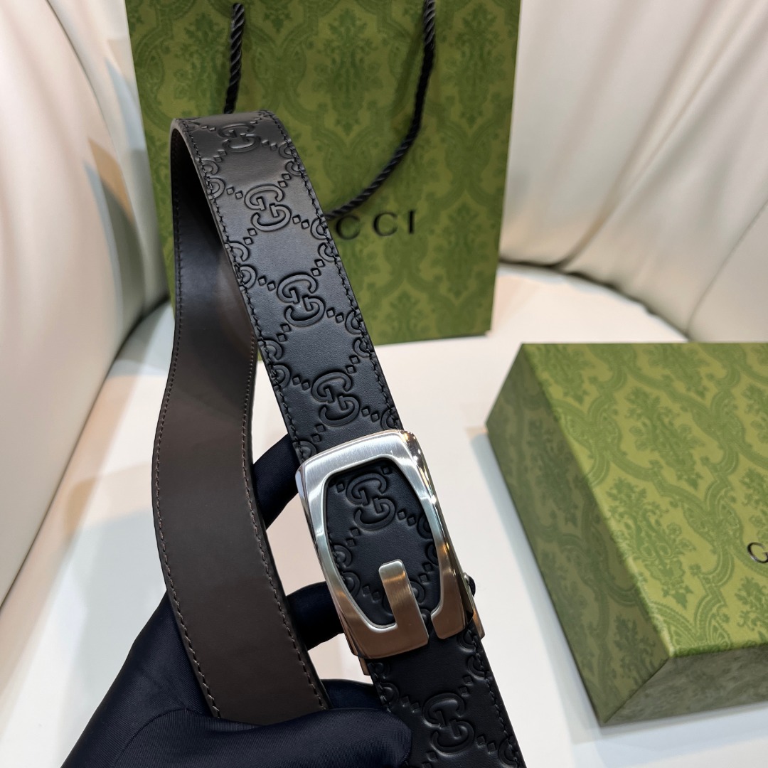 Square G reversible leather belt