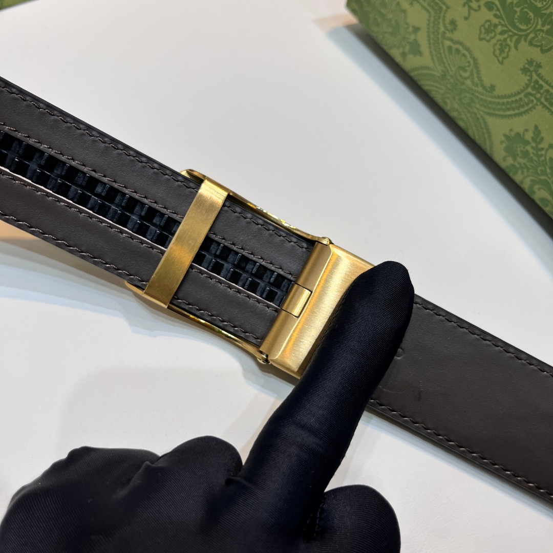 Square G reversible leather belt
