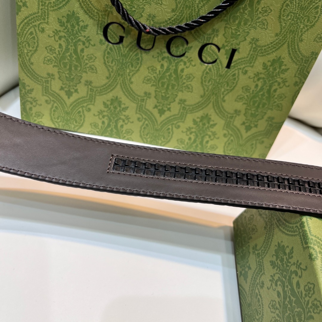 Square G reversible leather belt