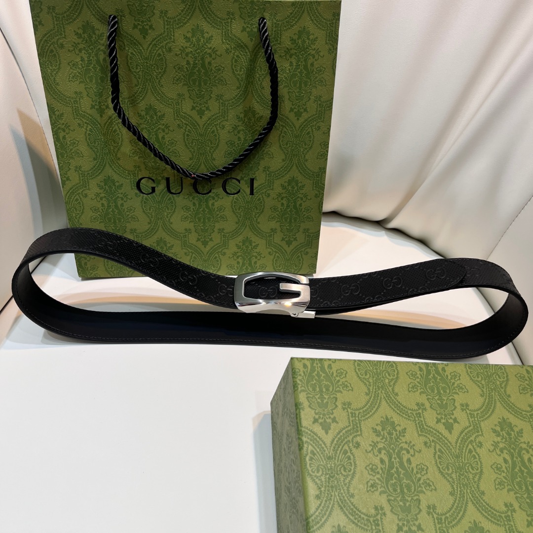 Square G reversible leather belt