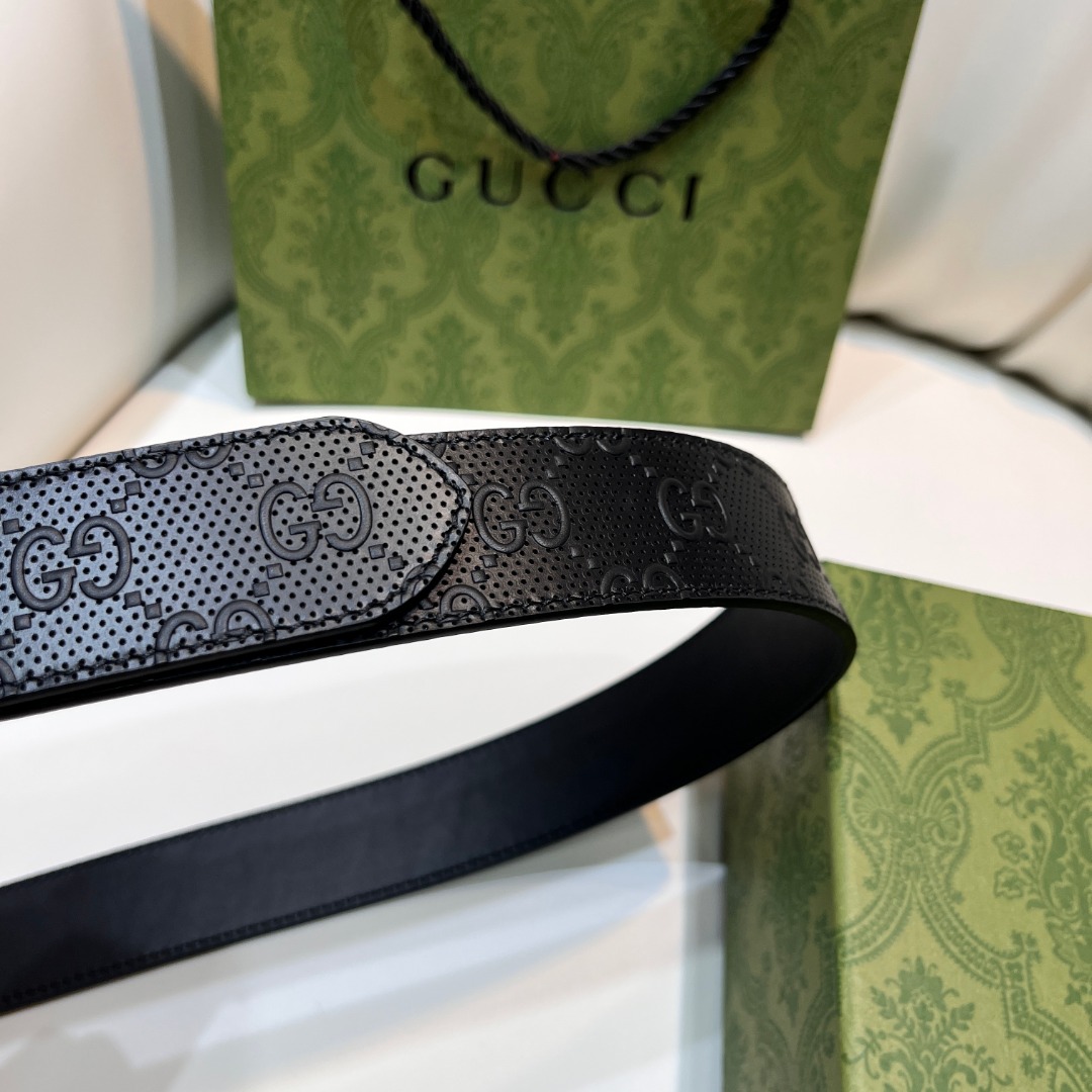 Square G reversible leather belt