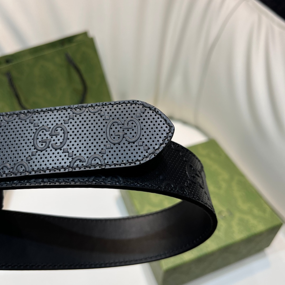 Square G reversible leather belt