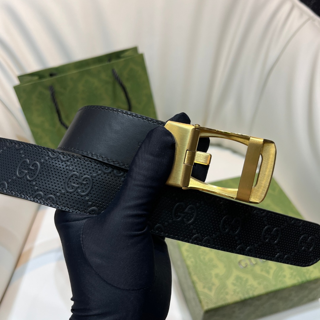 Square G reversible leather belt