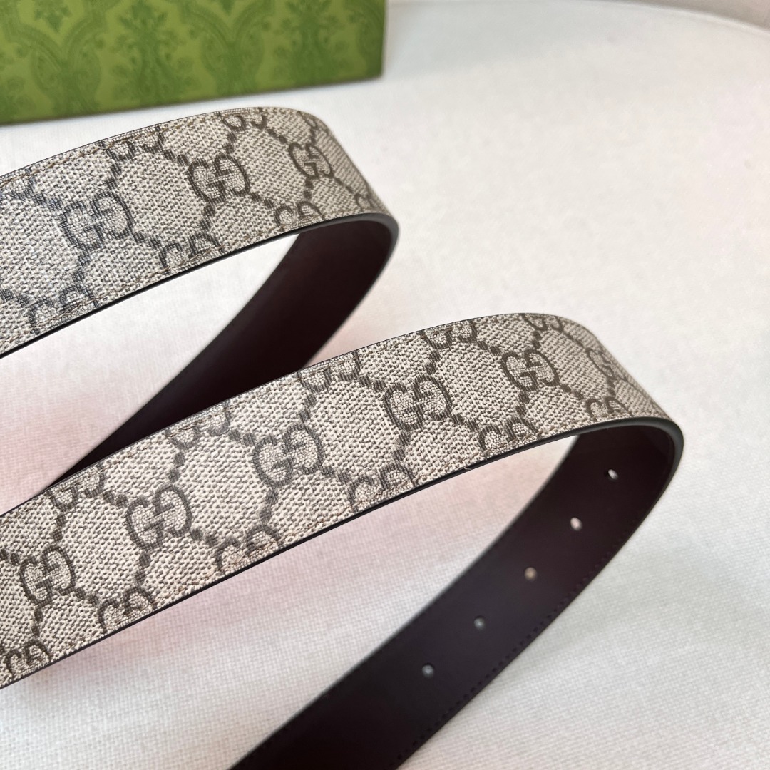 GG belt with gold buckle