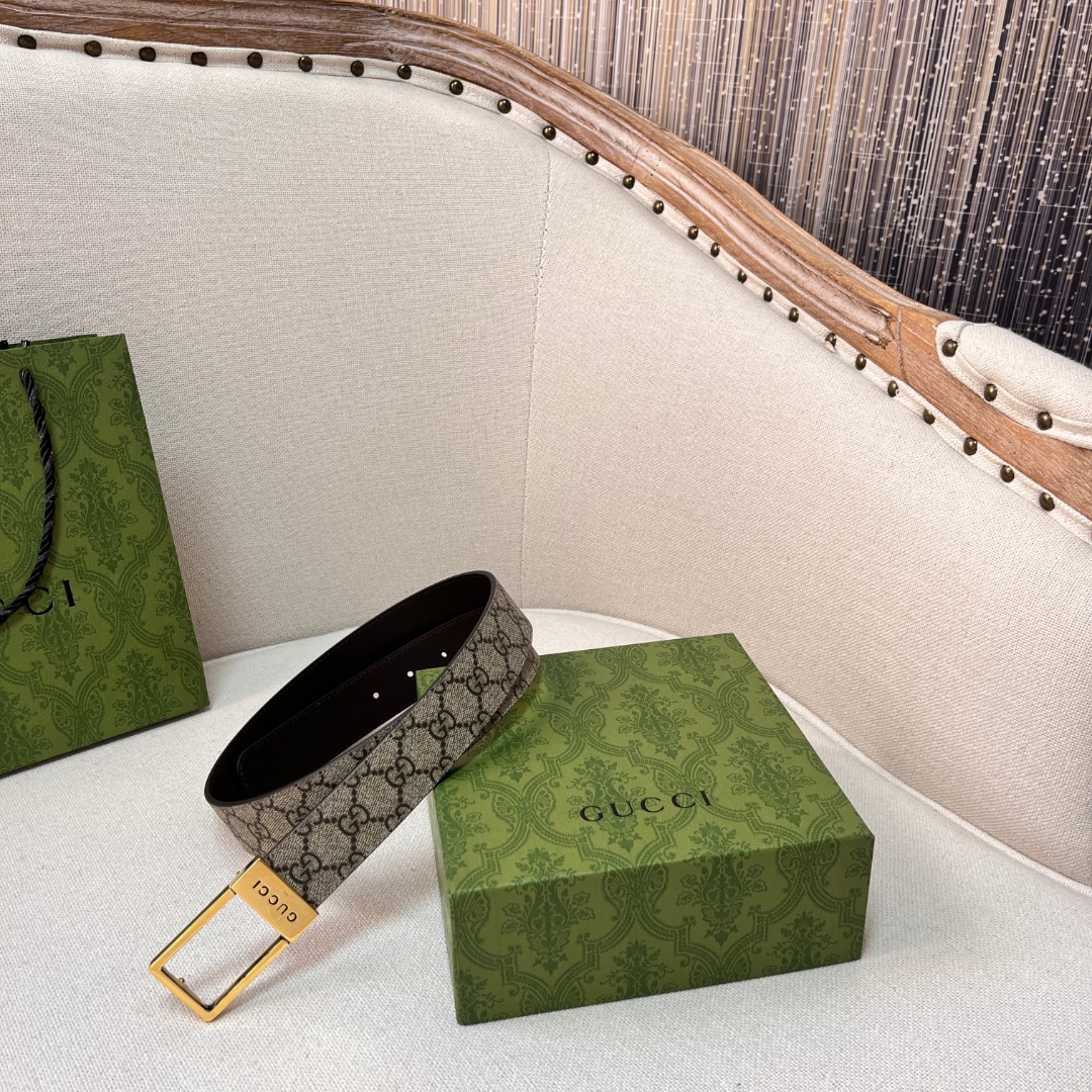 GG belt with gold buckle