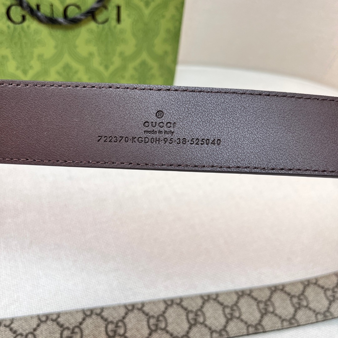 GG belt with gold buckle