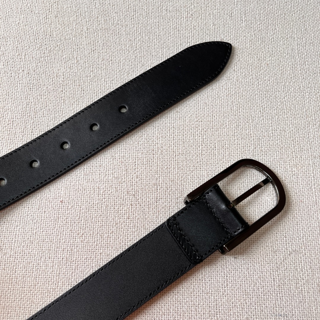 G*u*i leather belt
