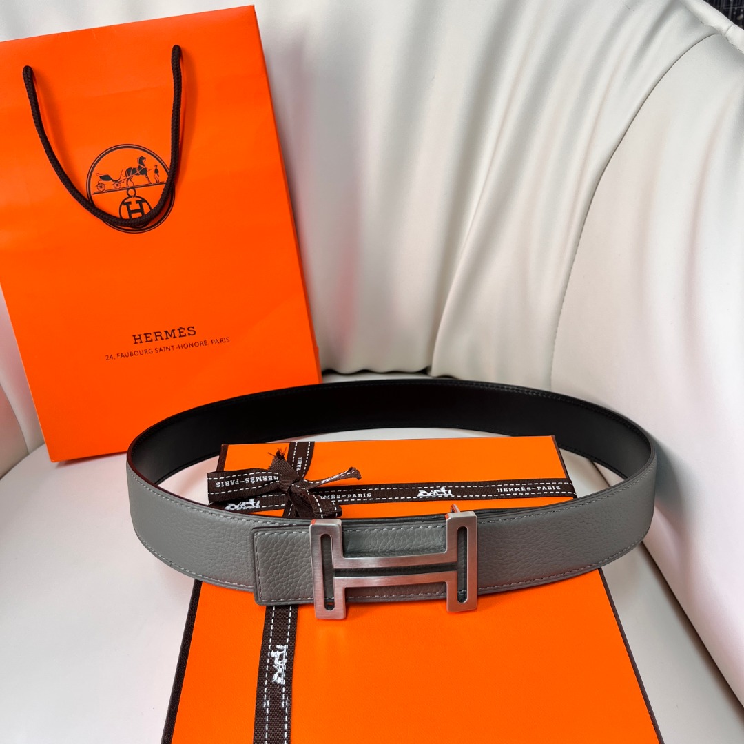 H au Carre belt buckle