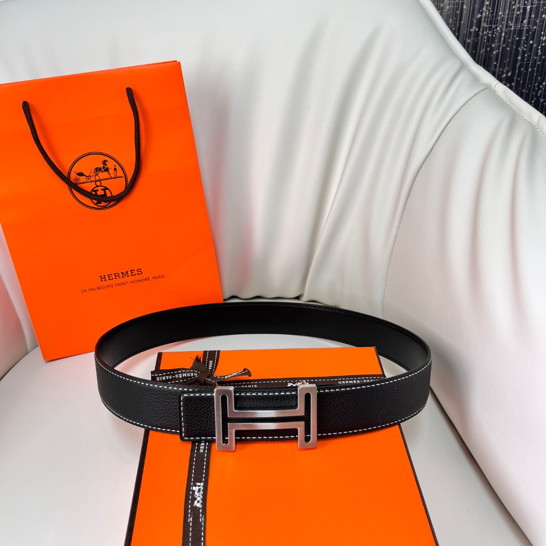 H au Carre belt buckle