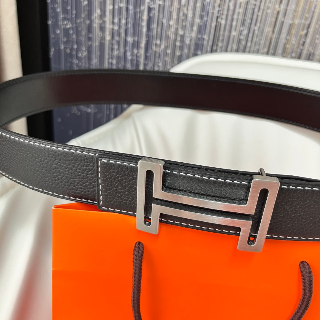 H au Carre belt buckle