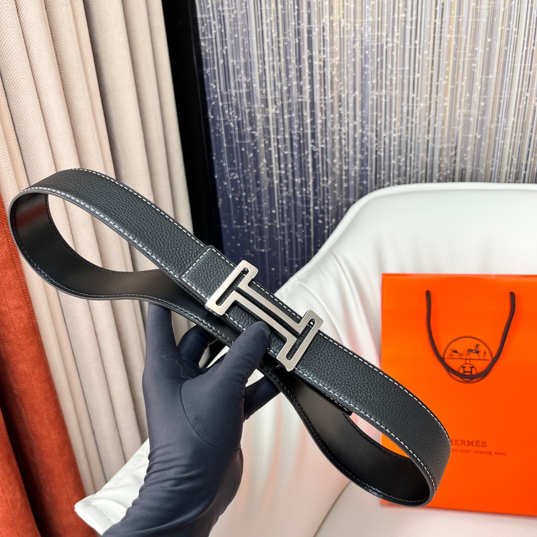H au Carre belt buckle