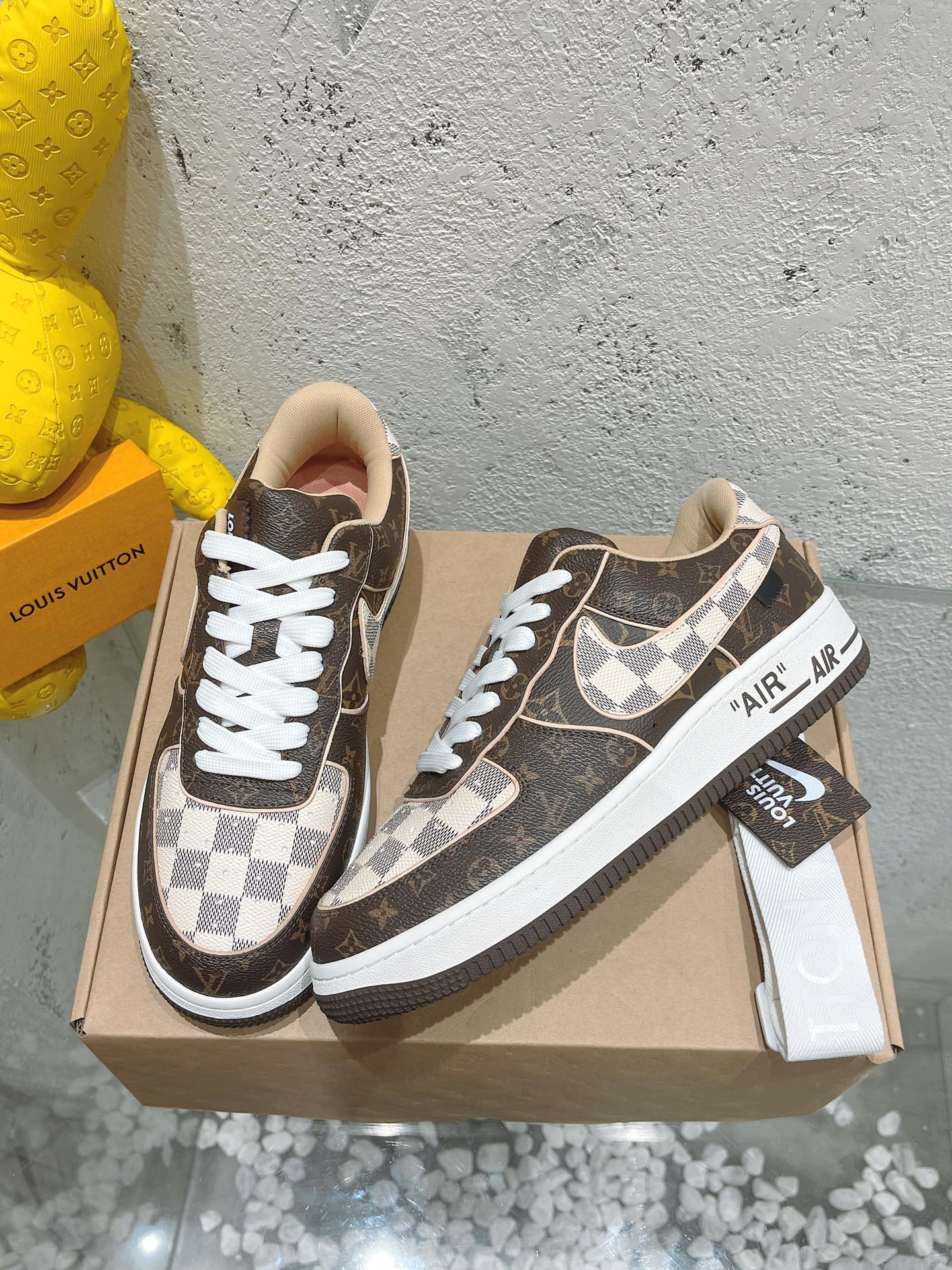 l**isV*t*n x nike air force