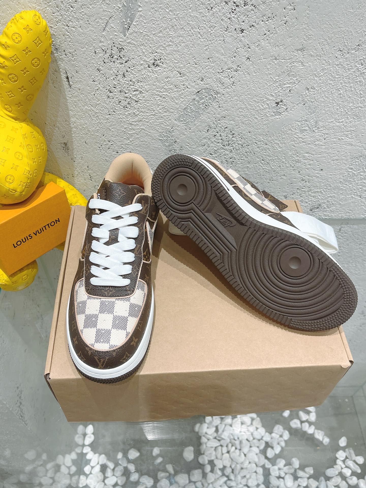 l**isV*t*n x nike air force