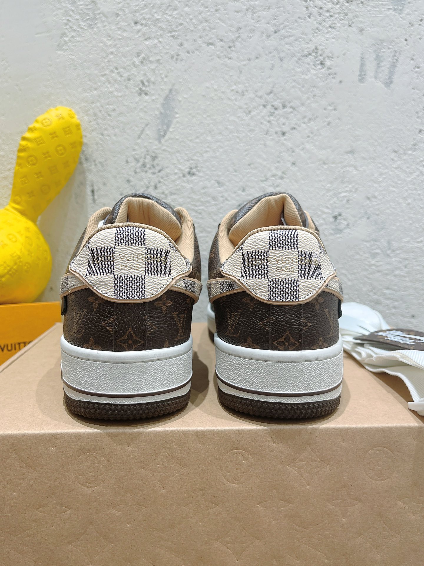 l**isV*t*n x nike air force