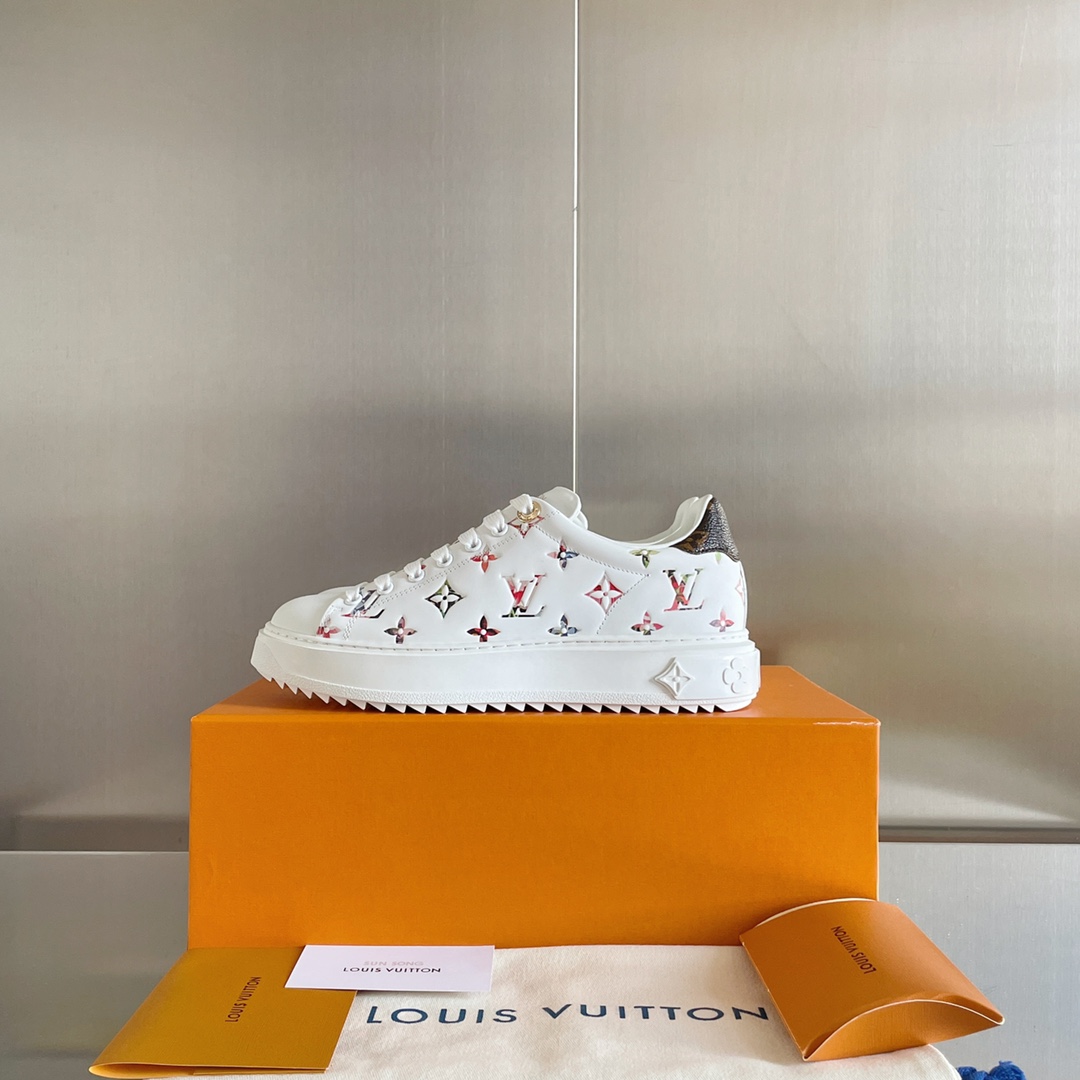 l**is V*t*n flat bottom shoes