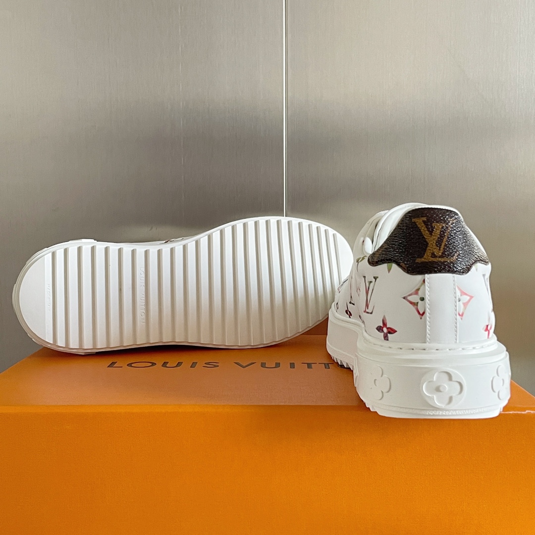 l**is V*t*n flat bottom shoes