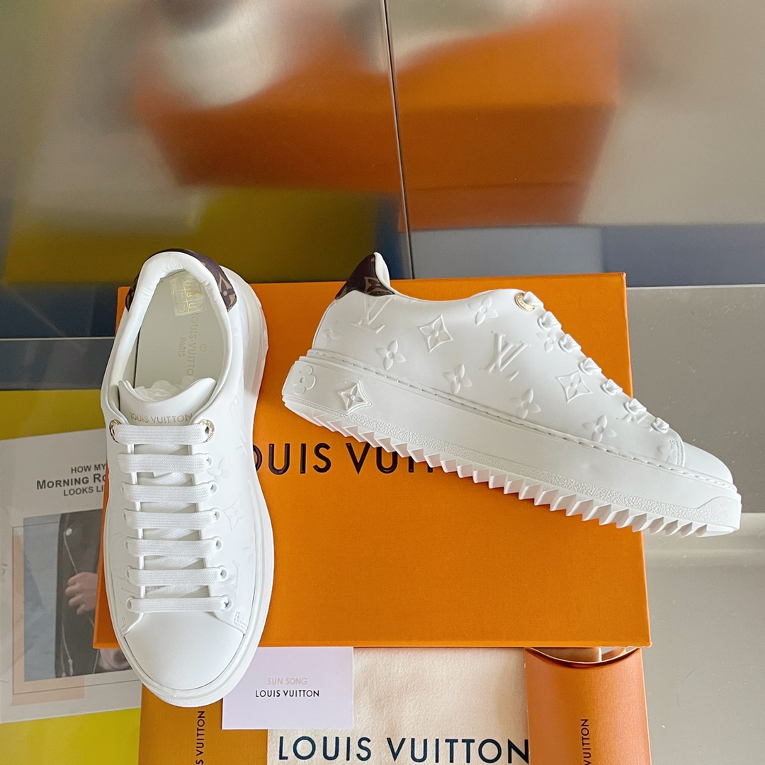 l**is V*t*n flat bottom shoes