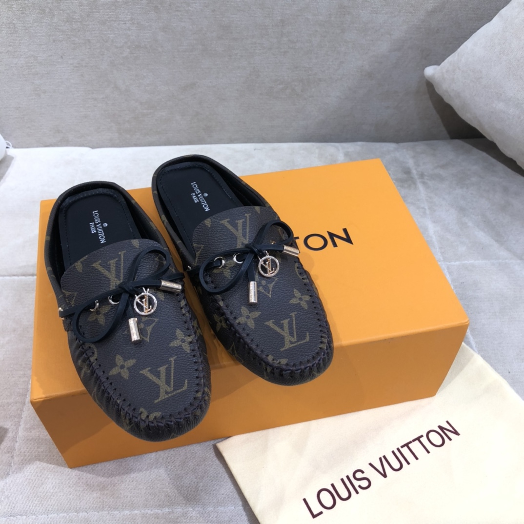 brand new l**is V*t*n loafers
