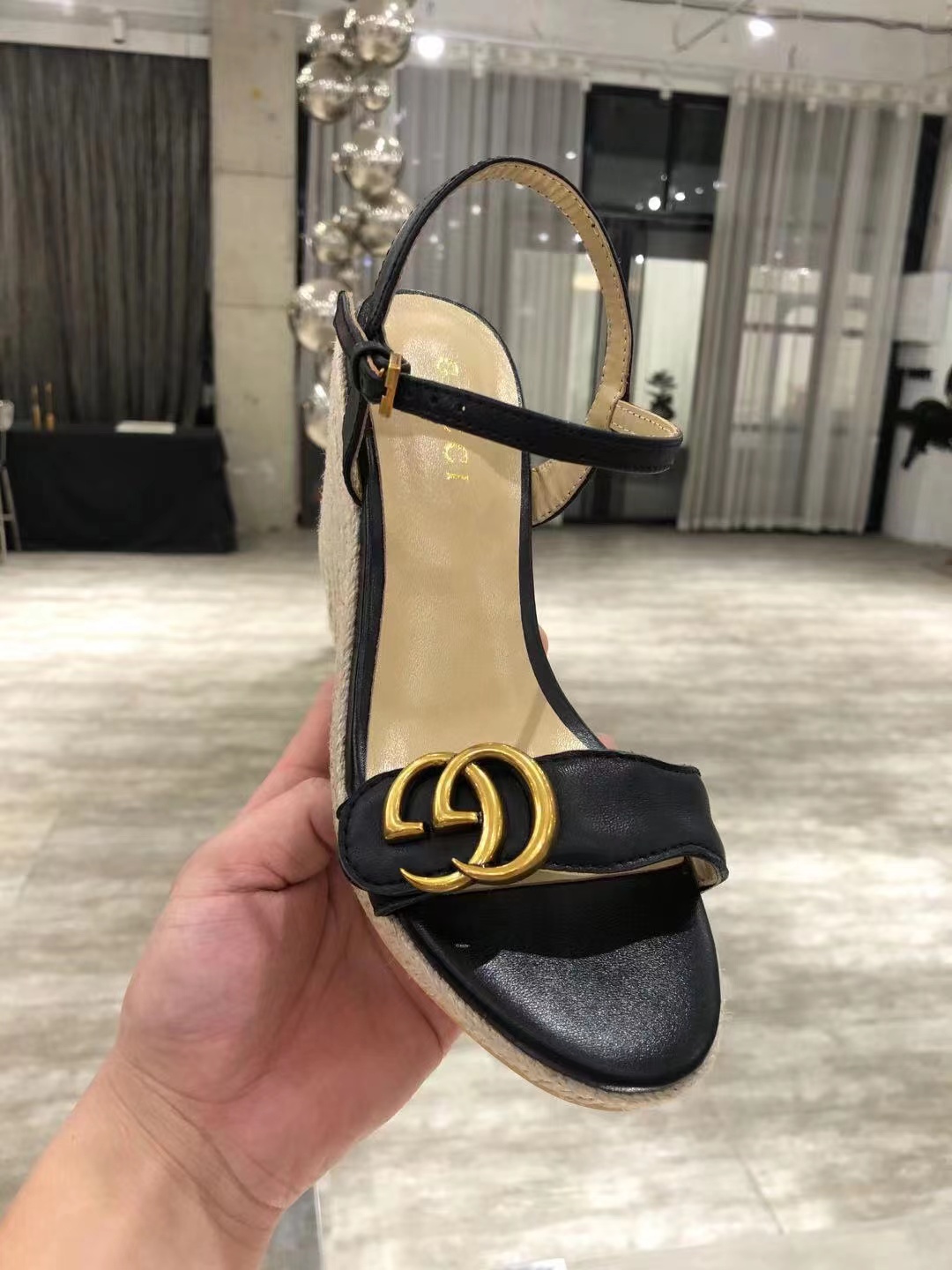 Marmont Leather Sandals In Black