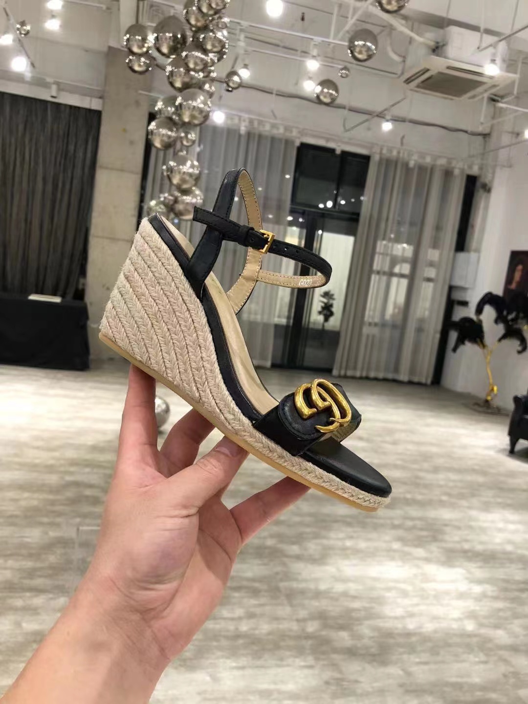 Marmont Leather Sandals In Black